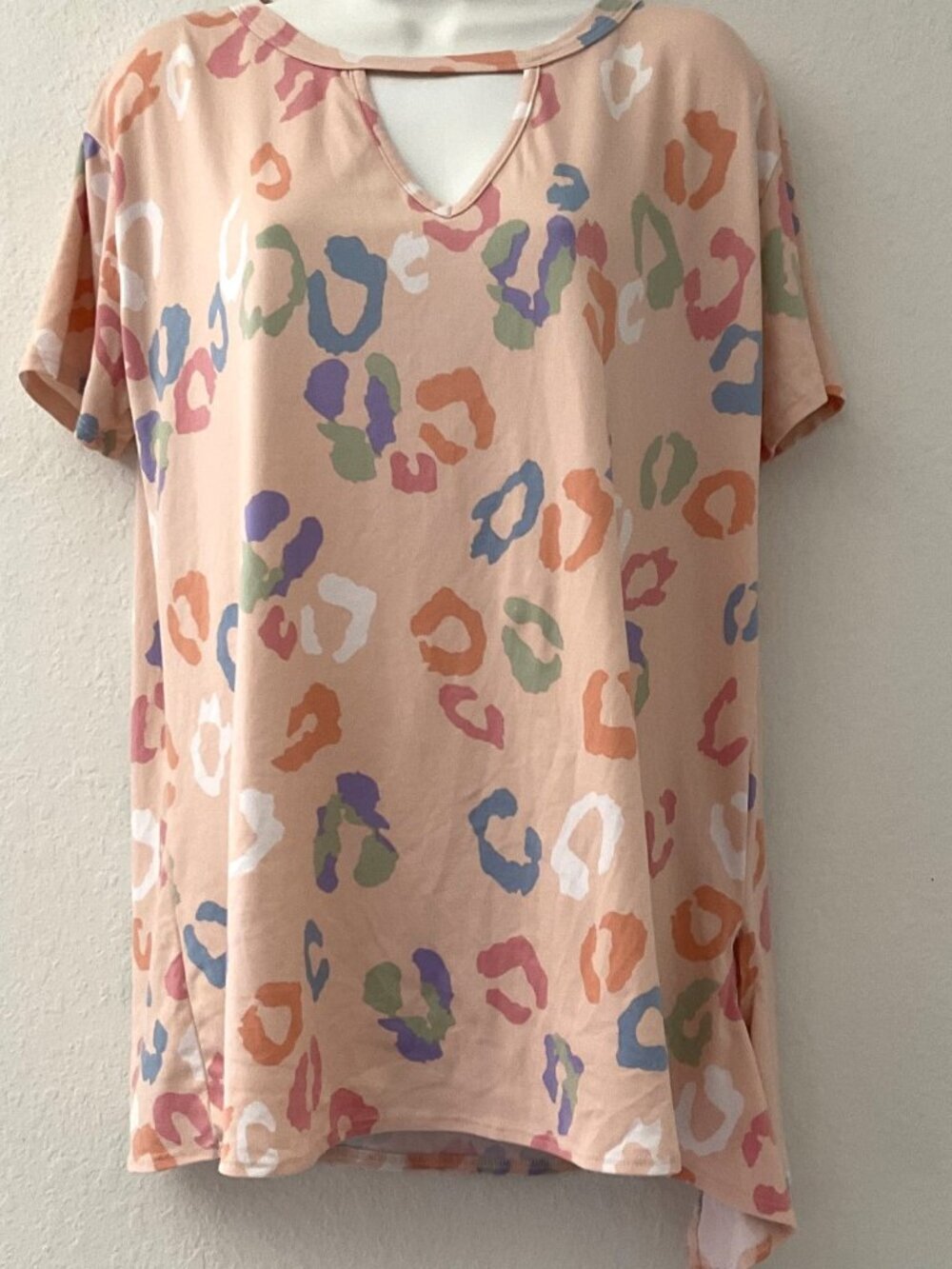 VIAMOR Pastel Leopard Print Strappy V-Neck Top L
